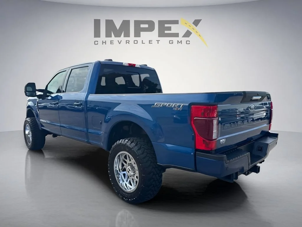 Used 2022  Ford XL image 3