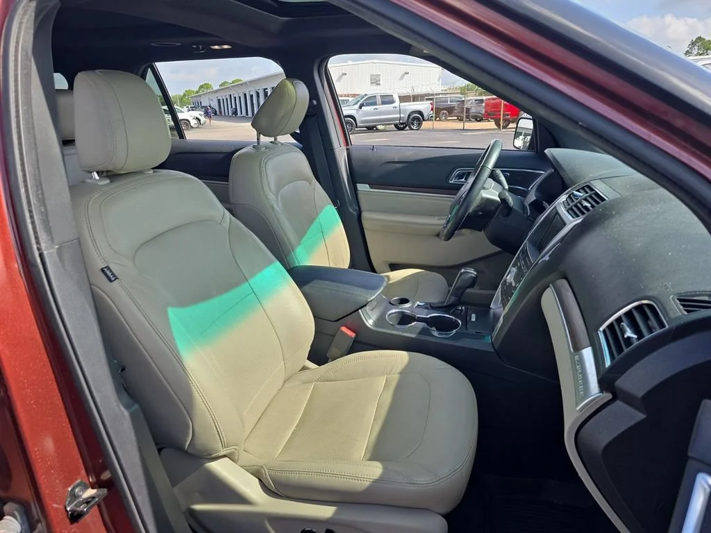 Used 2018 Red Ford Limited image 34