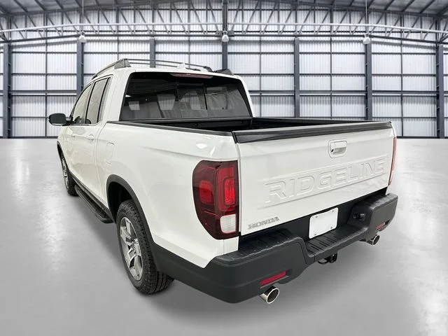 New 2026 Platinum White Pearl Honda RTL image 3