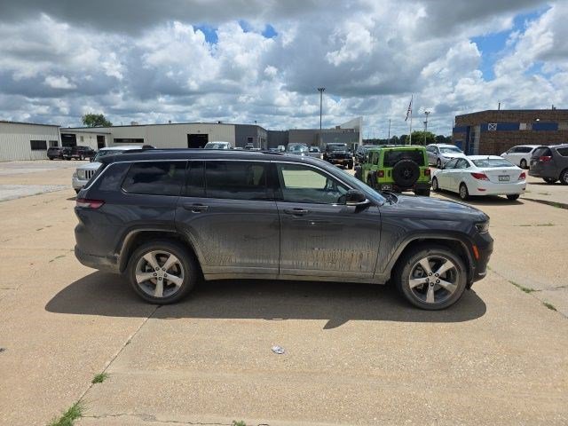Used 2022 Baltic Gray Metallic Clearcoat Jeep Limited image 8