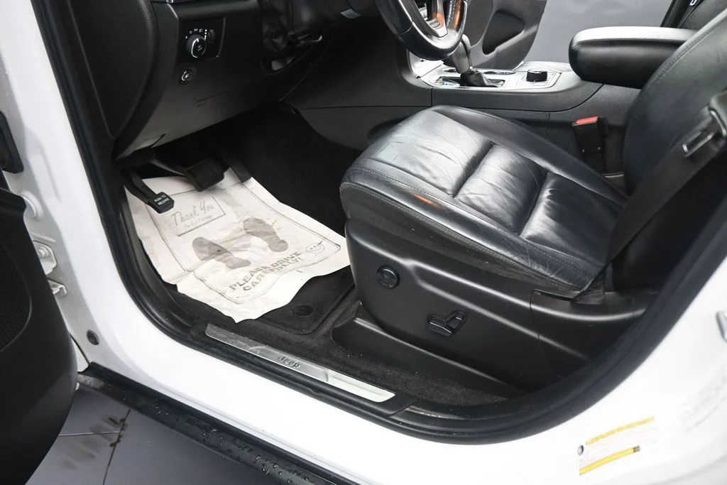 Used 2018 White Jeep Limited image 40