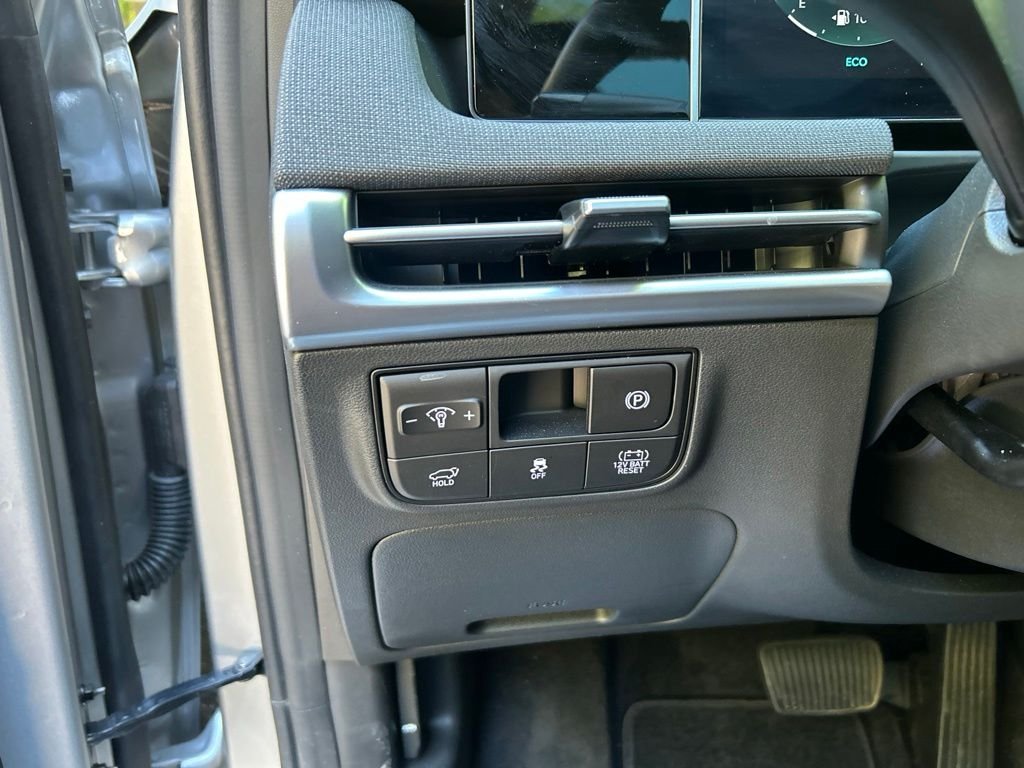 Used 2025 Silver Hyundai Limited image 26