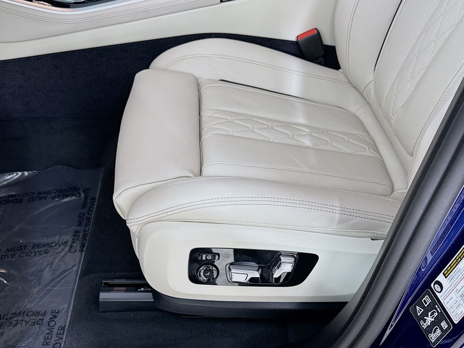 2026 BMW X5 M60i - Photo 20