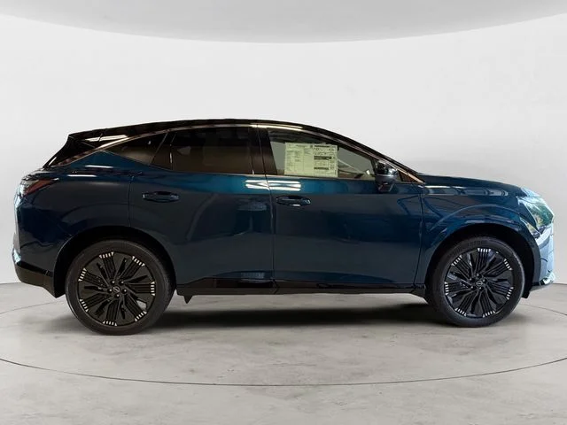 New 2026 Aurora Blue Pearl Metallic Super Black Nissan Platinum image 6