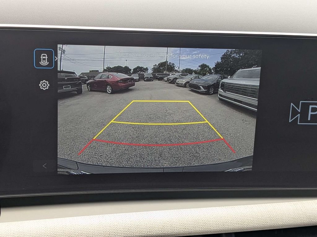 Used 2025 Gray Hyundai SEL Convenience image 23