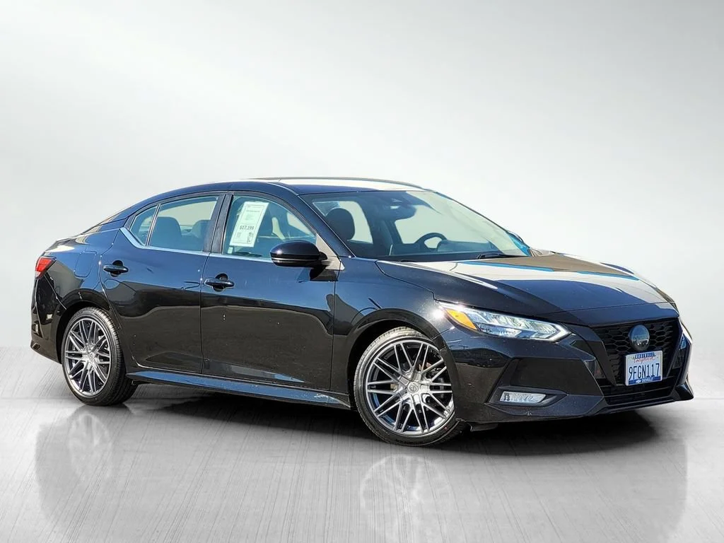 2022 Nissan Sentra SR CVT's photo