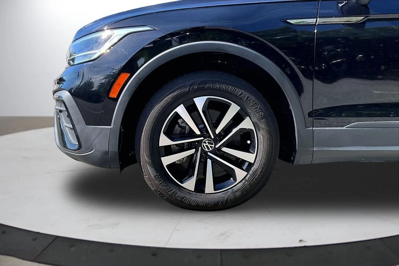 Certified Used 2023  Volkswagen 2.0T S image 32