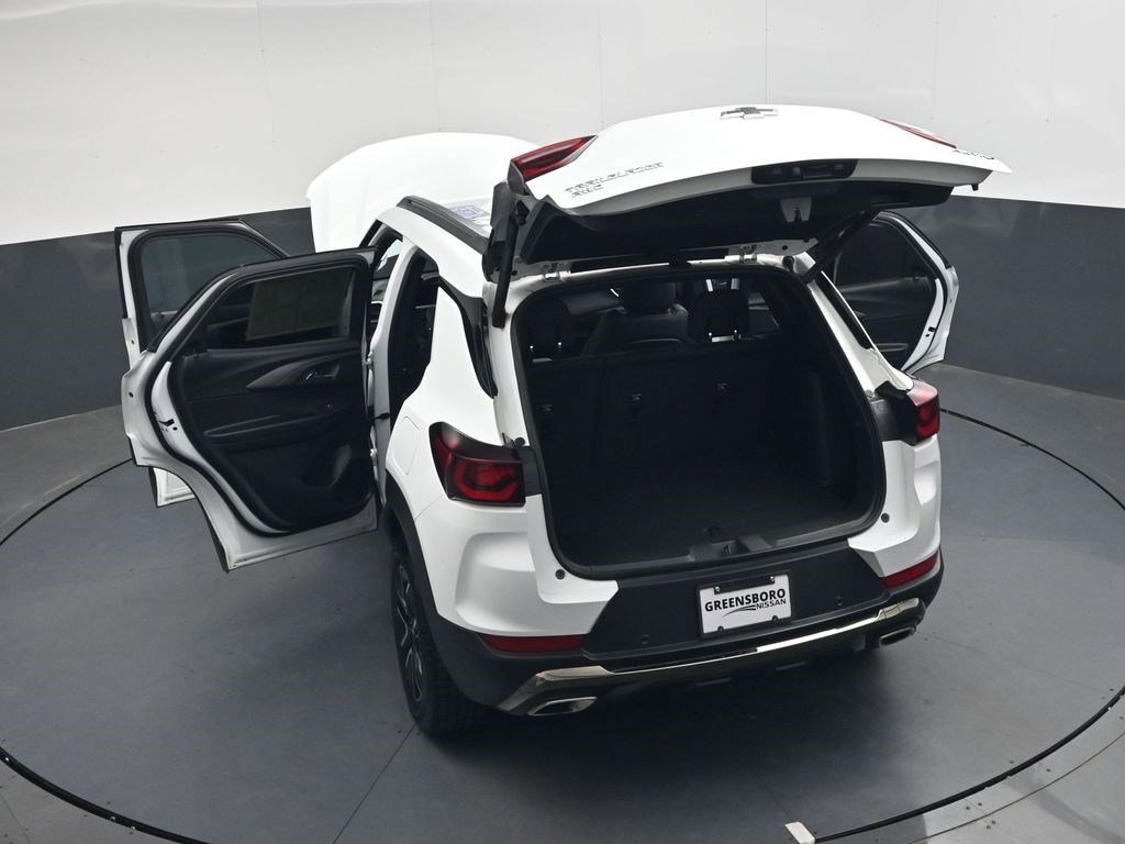 Used 2024 Summit White Chevrolet ACTIV image 42