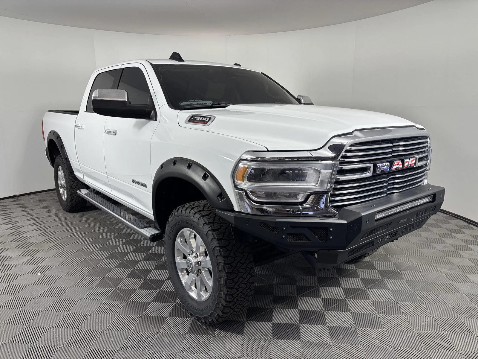 Used 2022 Bright White Clearcoat Ram Laramie image 10