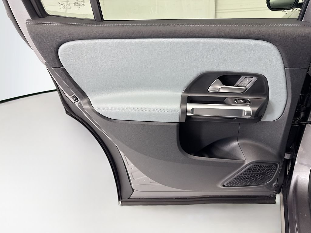 New 2026 Mountain Grey Metallic Mercedes-Benz GLB 250 image 24