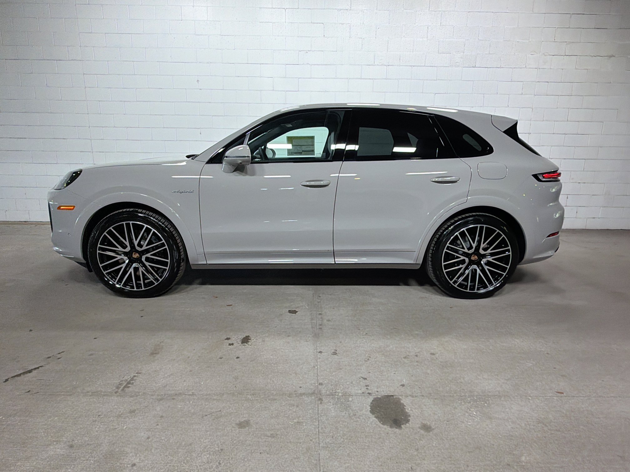 New 2026 Chalk Porsche E-Hybrid image 2