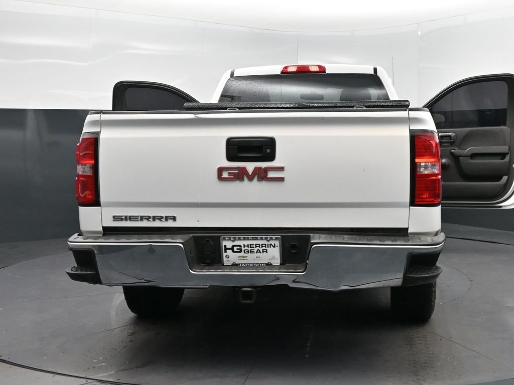 Used 2016 White GMC Base image 46