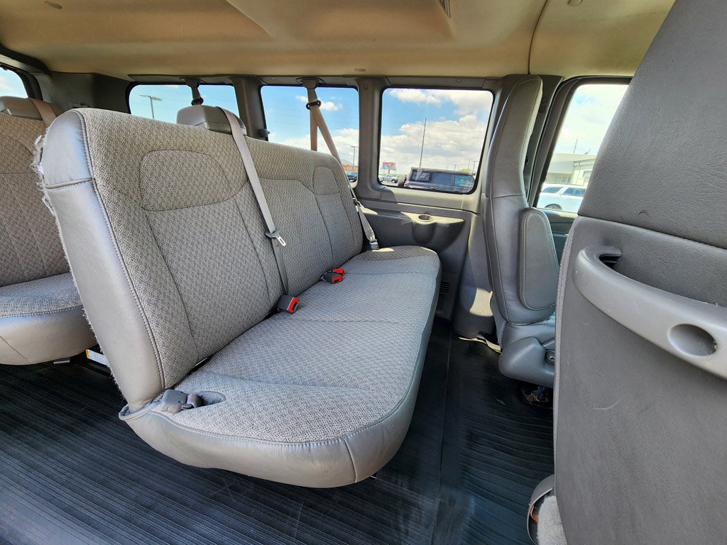 Used 2017 Summit White Chevrolet LS image 15