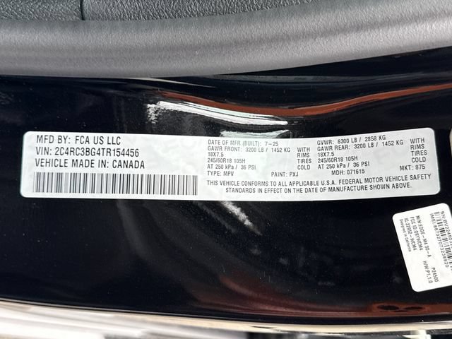 New 2026 Diamond Black Crystal Pearl-Coat Exterior Paint Chrysler Select image 19