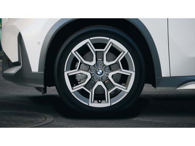 New 2026 White Metallic BMW xDrive28i image 7
