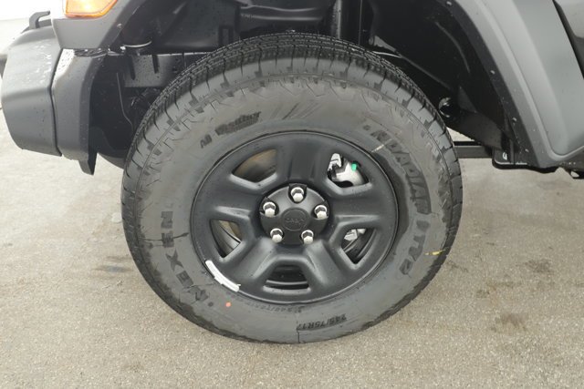 New 2026 Black Clear-Coat Exterior Paint Jeep Sport image 5