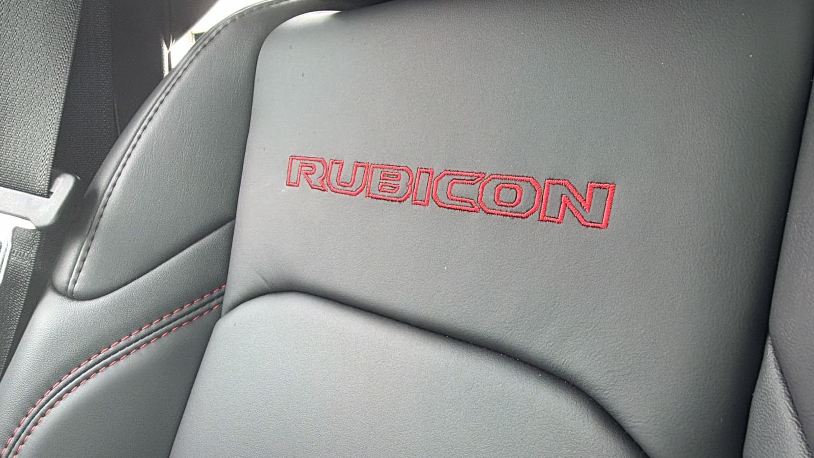 New 2026 Black Clearcoat Jeep Rubicon image 32