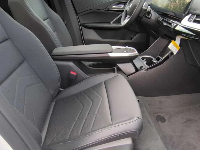 New 2026 Mineral White Metallic BMW xDrive28i image 23