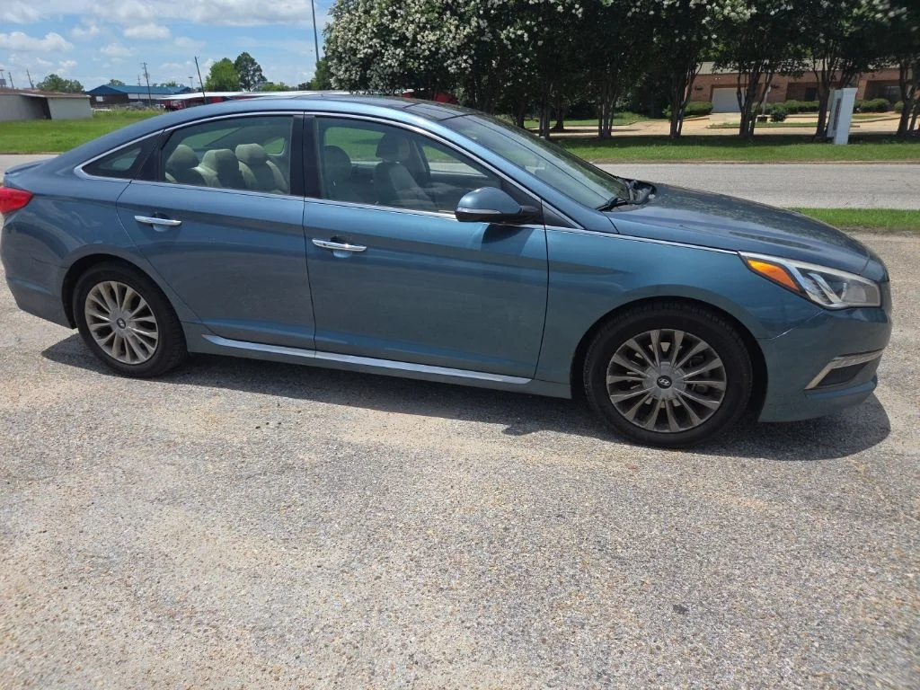 Used 2015 Blue Hyundai Limited image 13