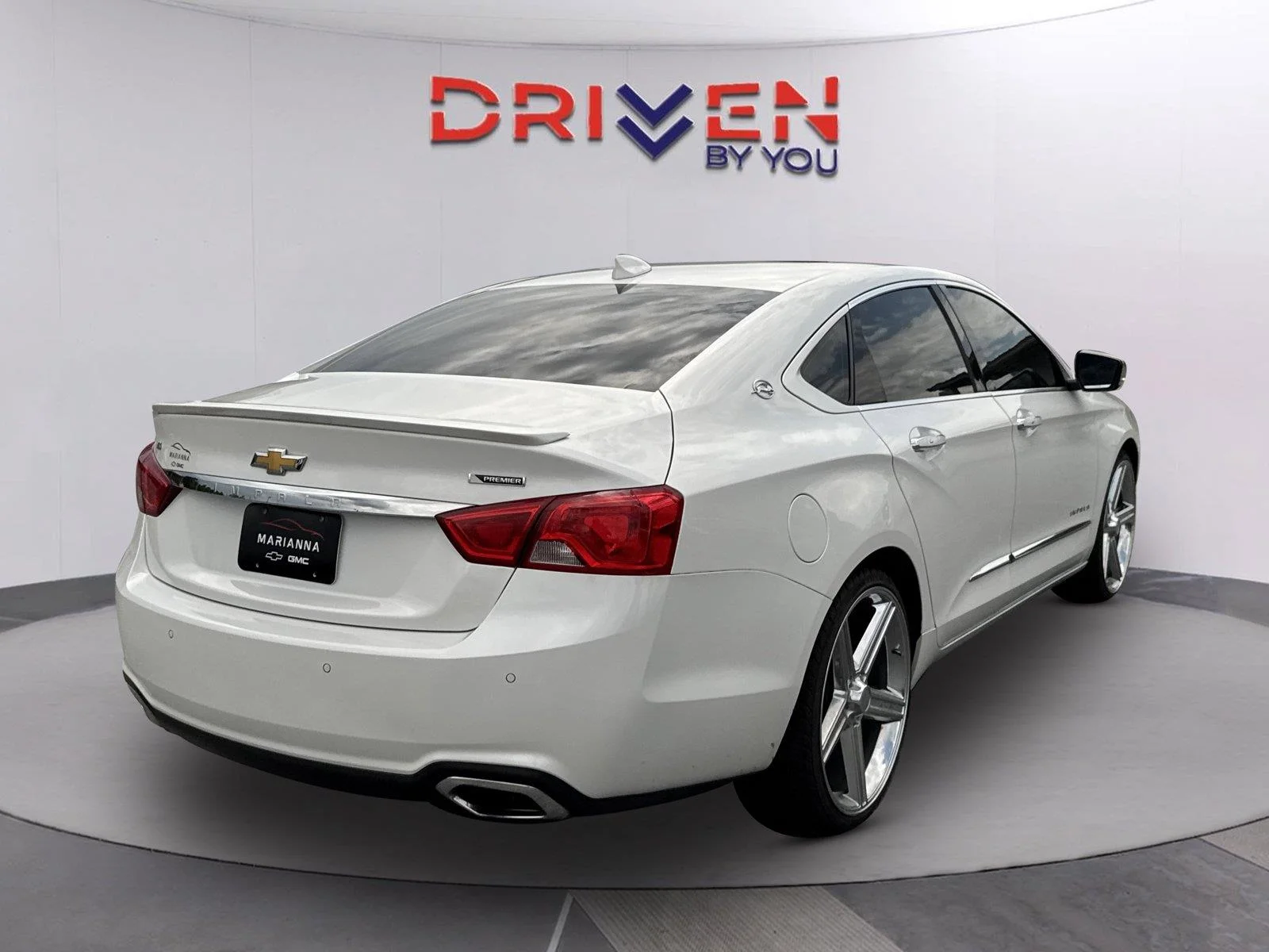 Used 2019 IRIDESCENT PEARL TRICOAT Chevrolet Premier image 3