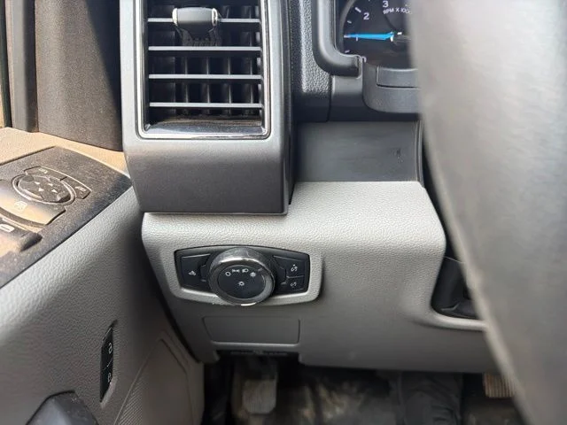 Used 2020 Black Ford XLT image 16