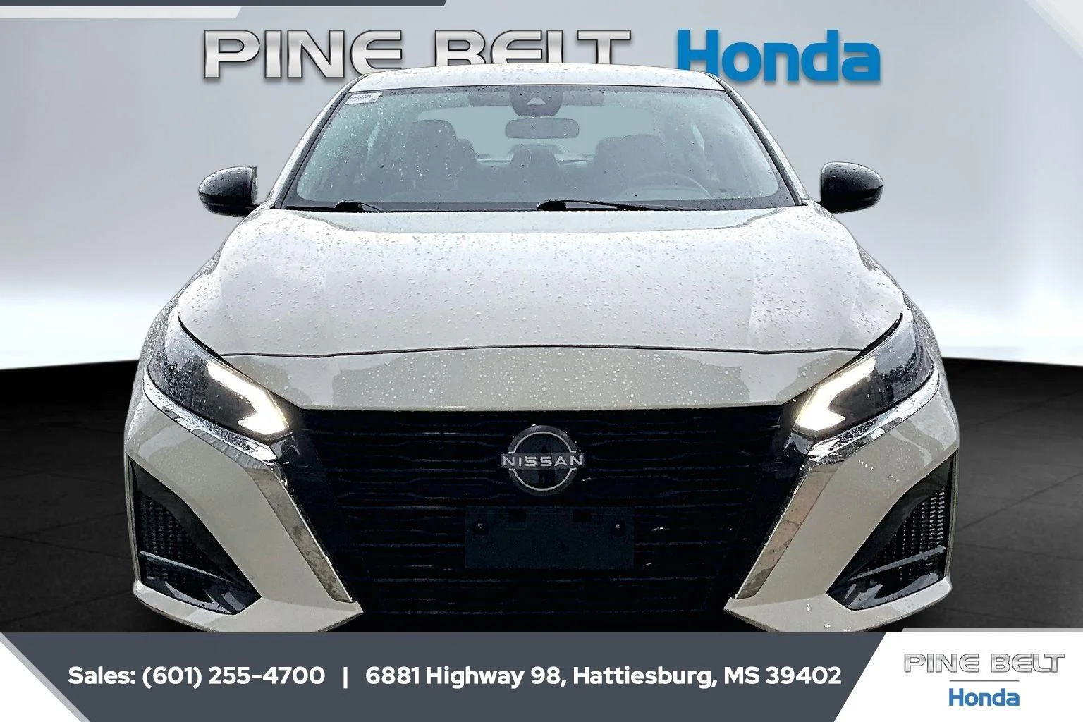 Used 2025 Glacier White Nissan SV image 3