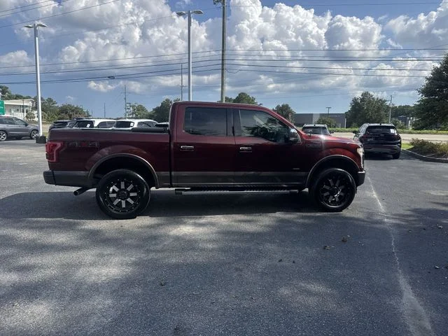 Used 2017  Ford Lariat image 4