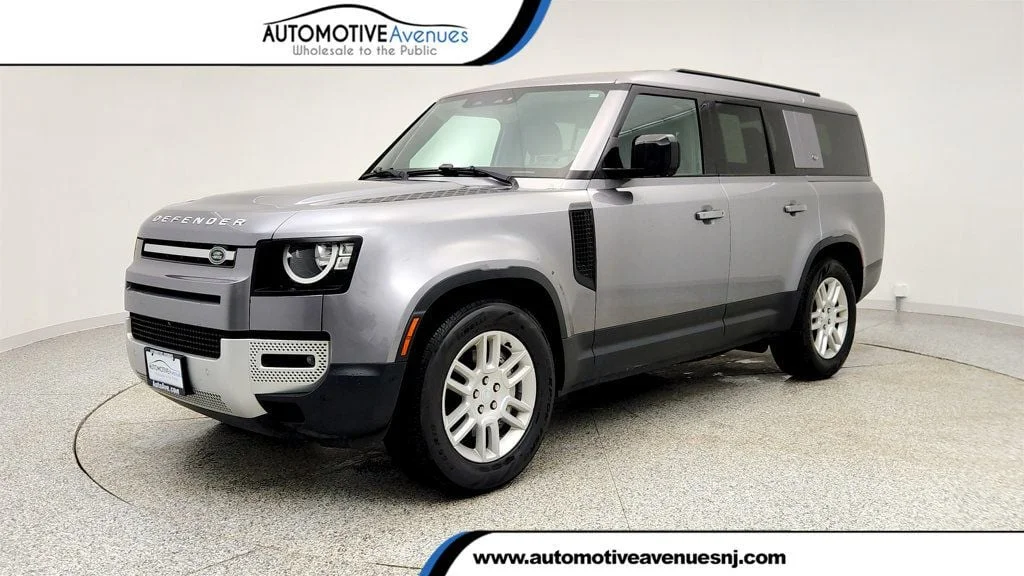 2023 Land Rover Defender S's photo