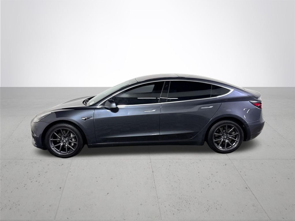 Used 2018  Tesla Performance image 9