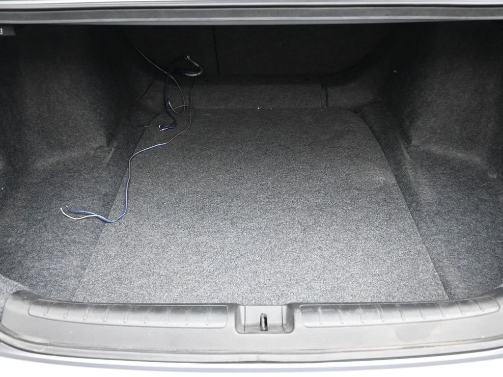 Used 2019 Silver Honda EX-L image 2