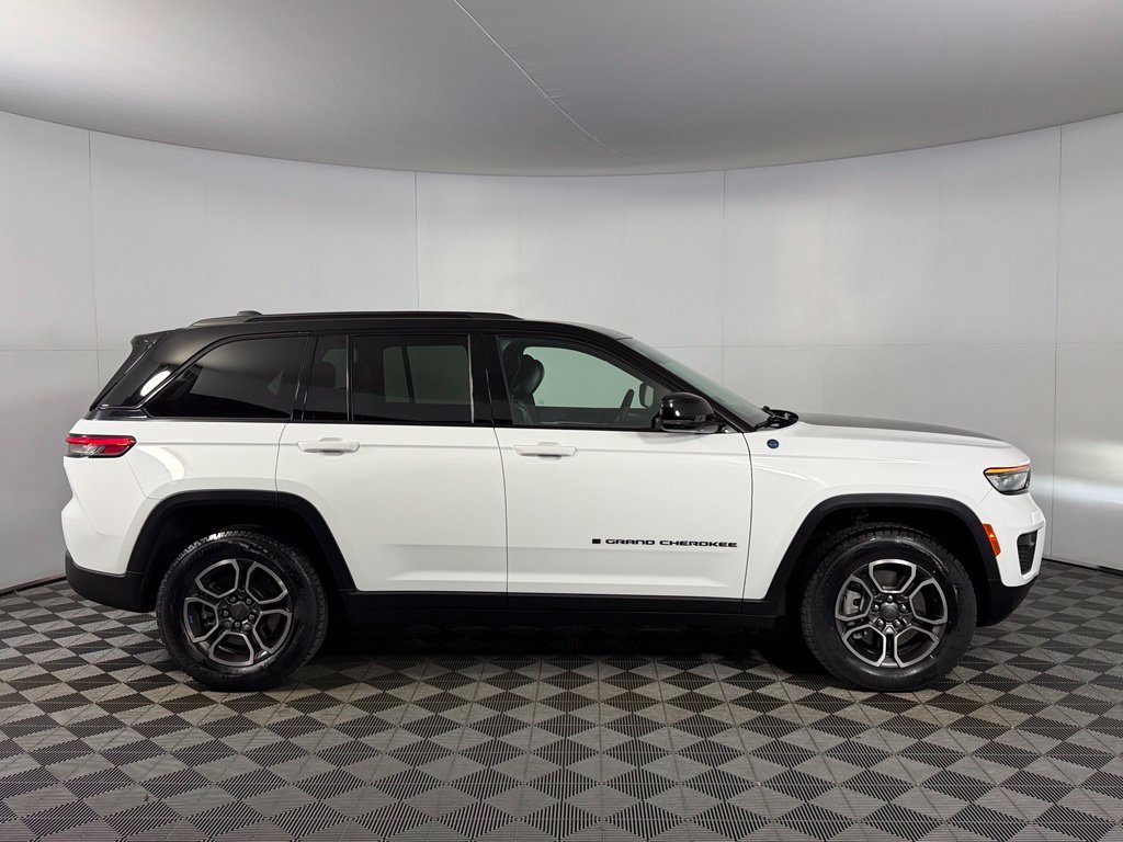 Certified Used 2023 White Jeep Trailhawk 4xe image 4