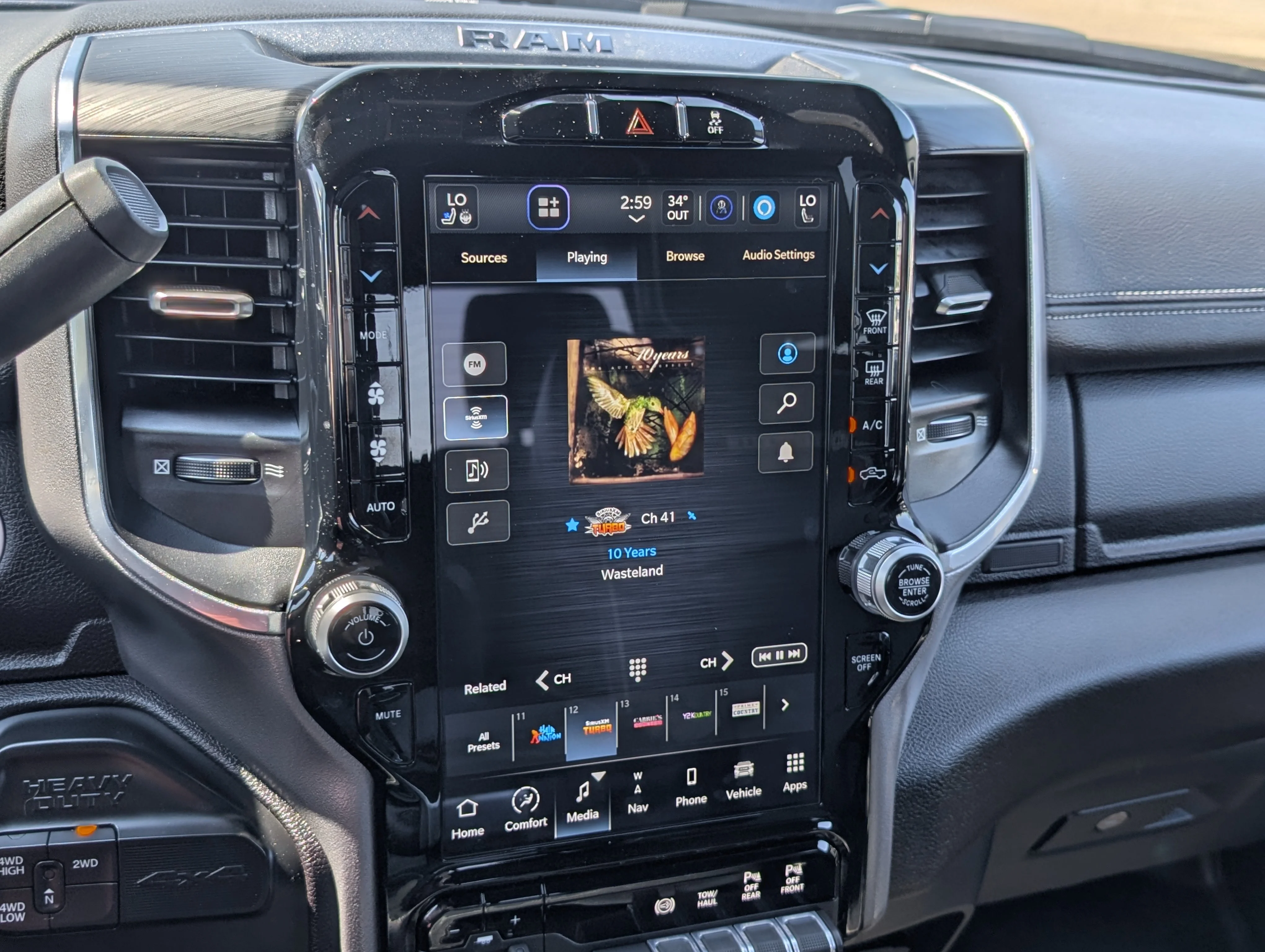 Used 2023 Diamond Black Crystal Pearlcoat Ram Laramie image 34