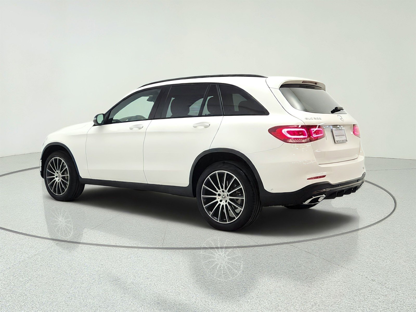 Used 2022 Polar White Mercedes-Benz GLC 300 SUV image 7