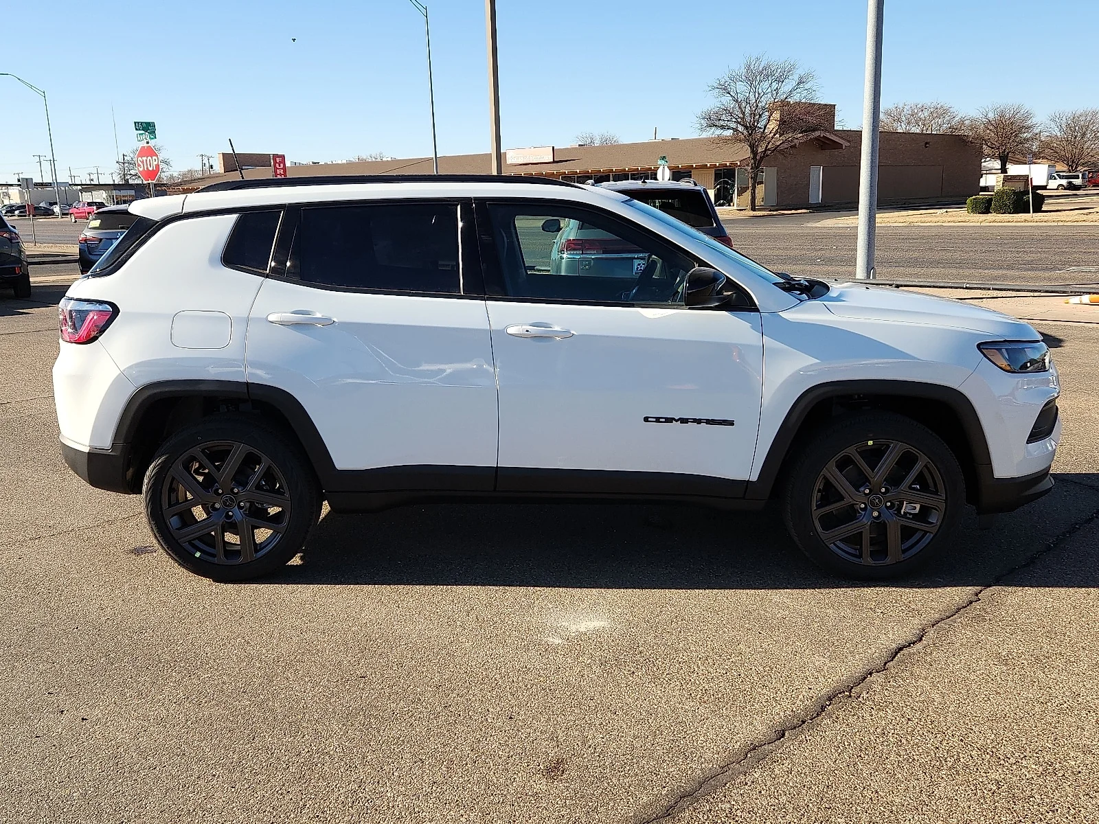 New 2026 White Jeep LATITUDE ALTITUDE 4X4 image 5