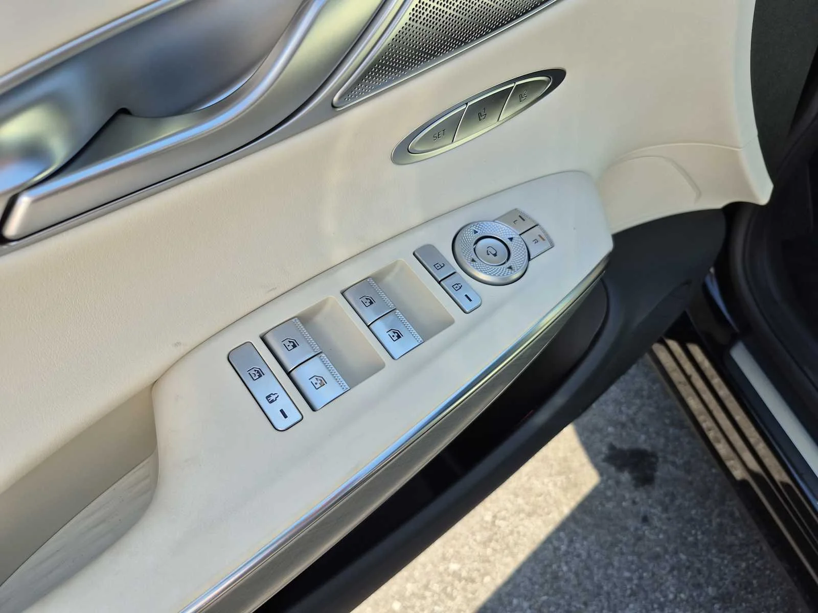 2025 GENESIS GV70 Advanced - Photo 18
