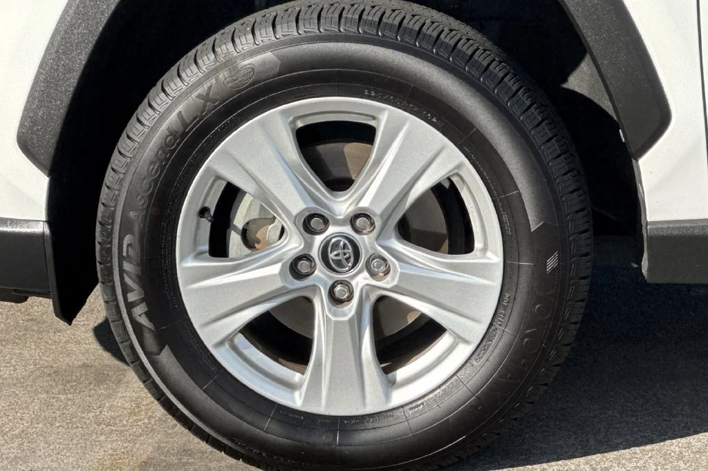 Used 2021 Super White Toyota XLE image 33