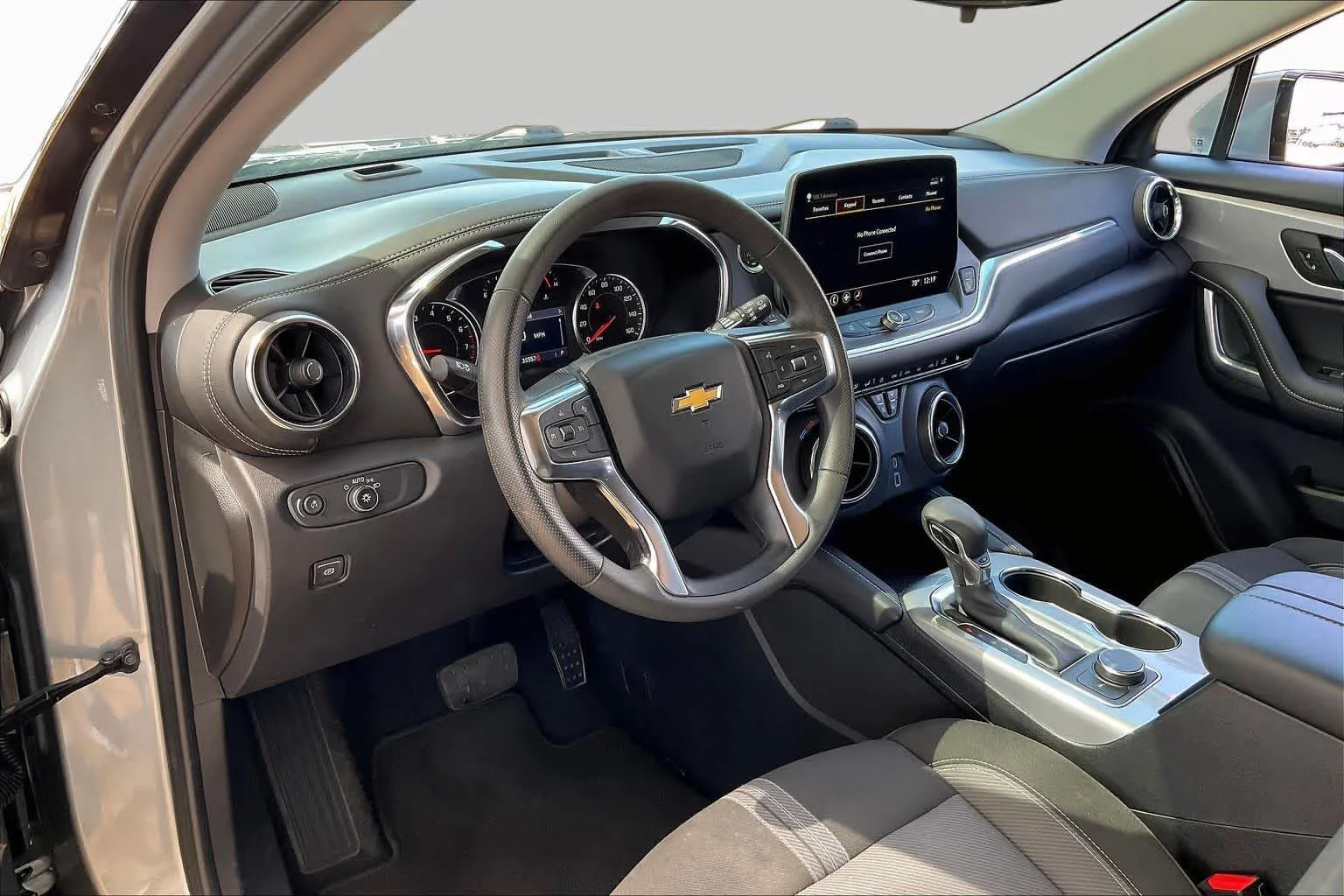 Used 2025 Sterling Gray Metallic Chevrolet LT image 16
