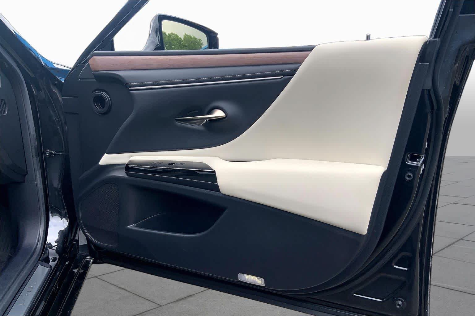 Used 2025 Caviar Lexus  image 23
