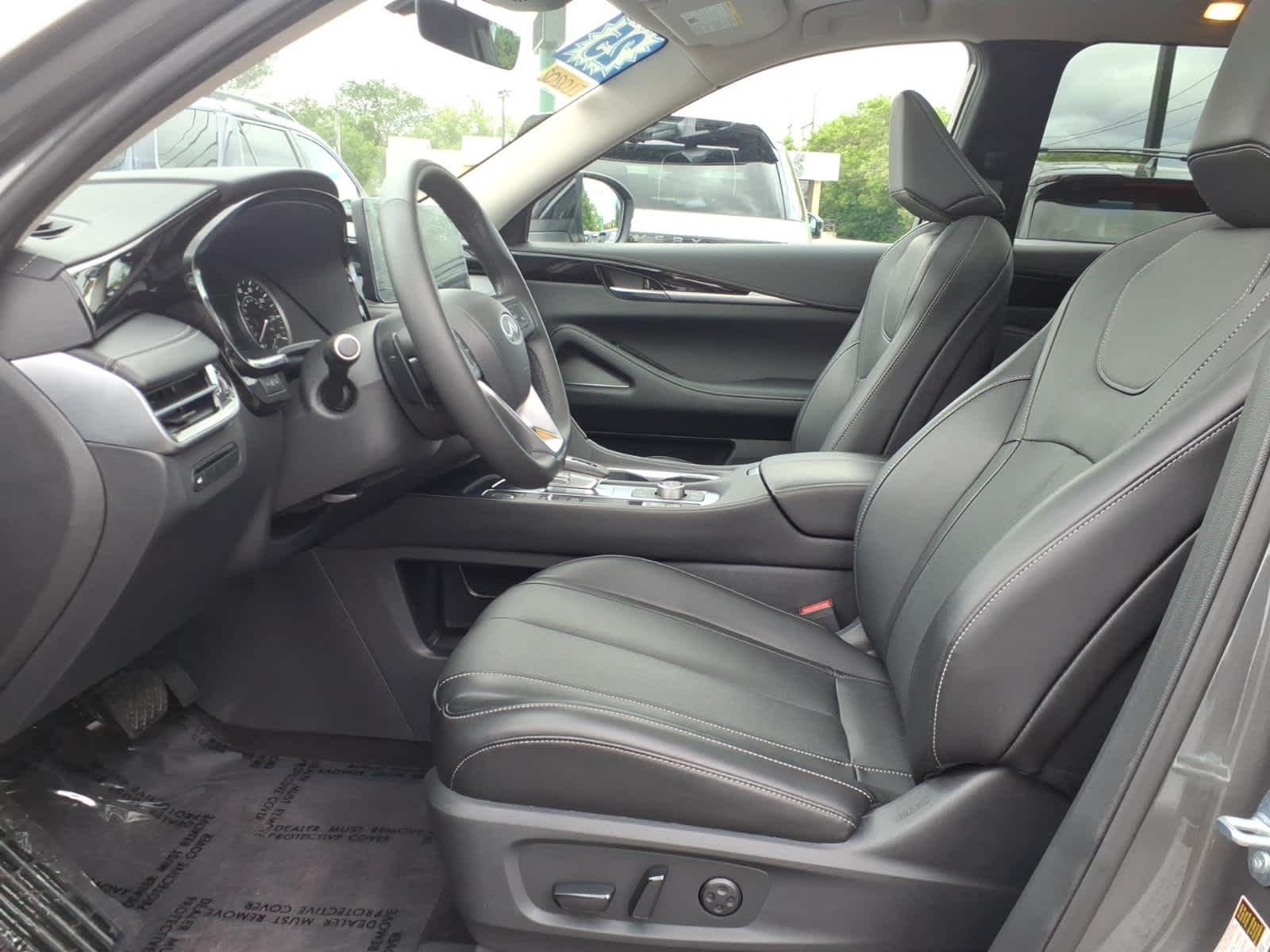 Certified Used 2025 Graphite Shadow INFINITI PURE image 10