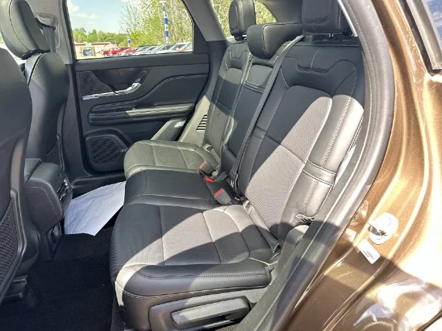 Used 2022 Brown Lincoln Reserve image 27