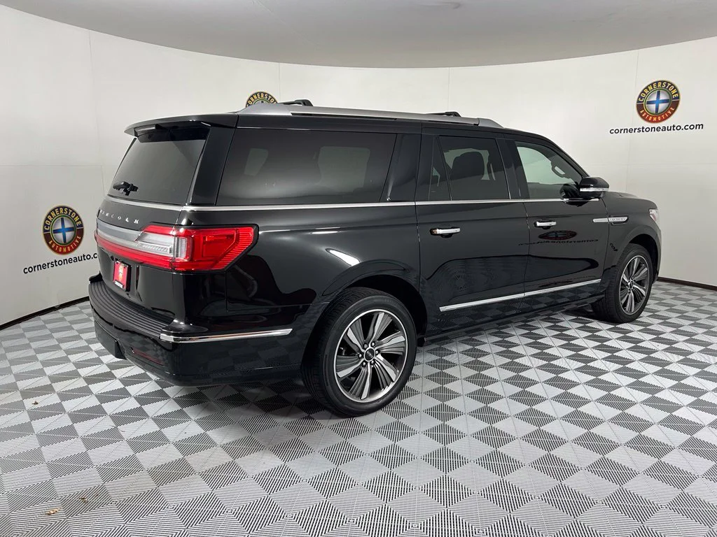 Used 2019  Lincoln Reserve image 20