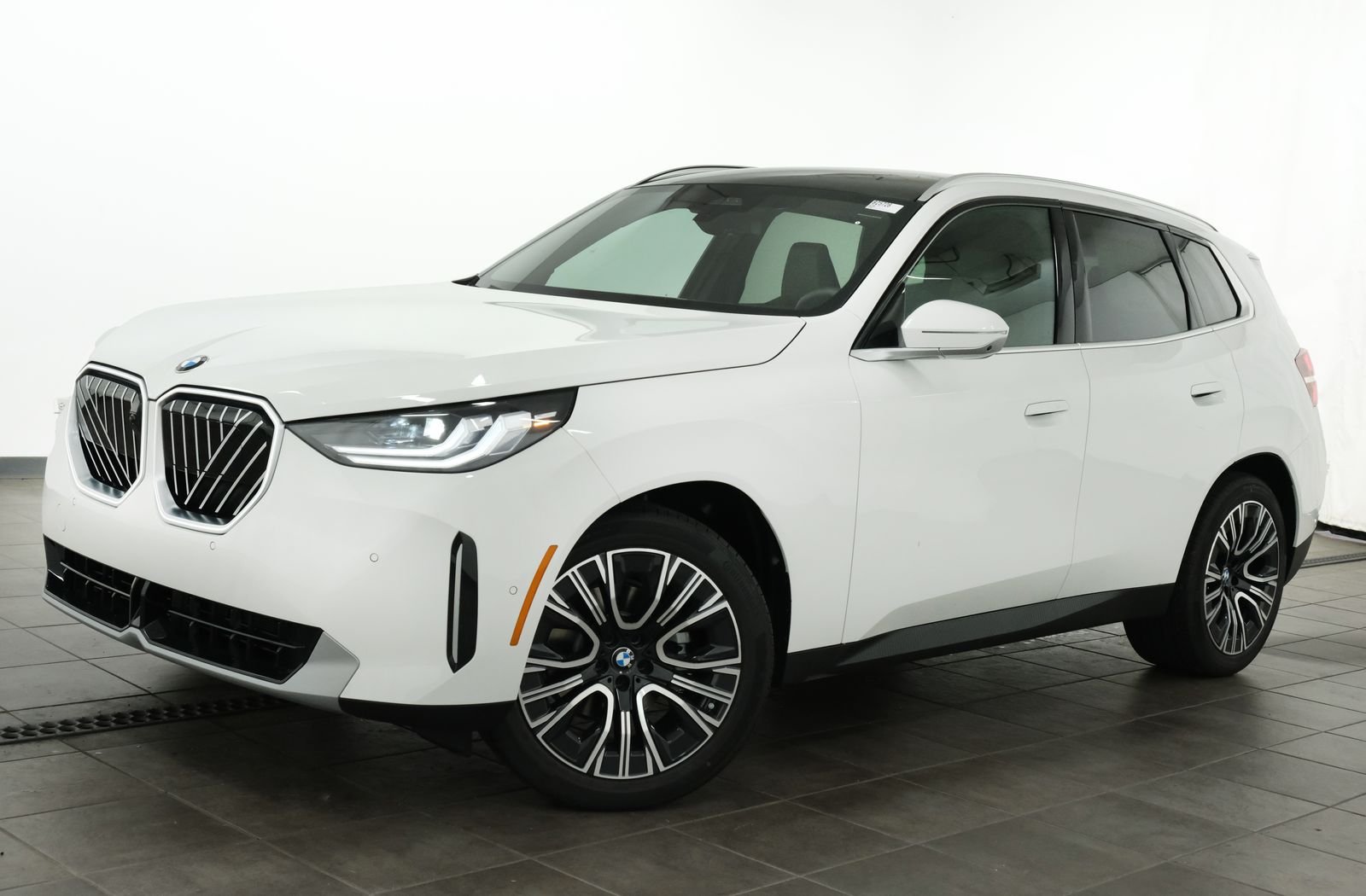 New 2026 Alpine White BMW 30 xDrive image 1