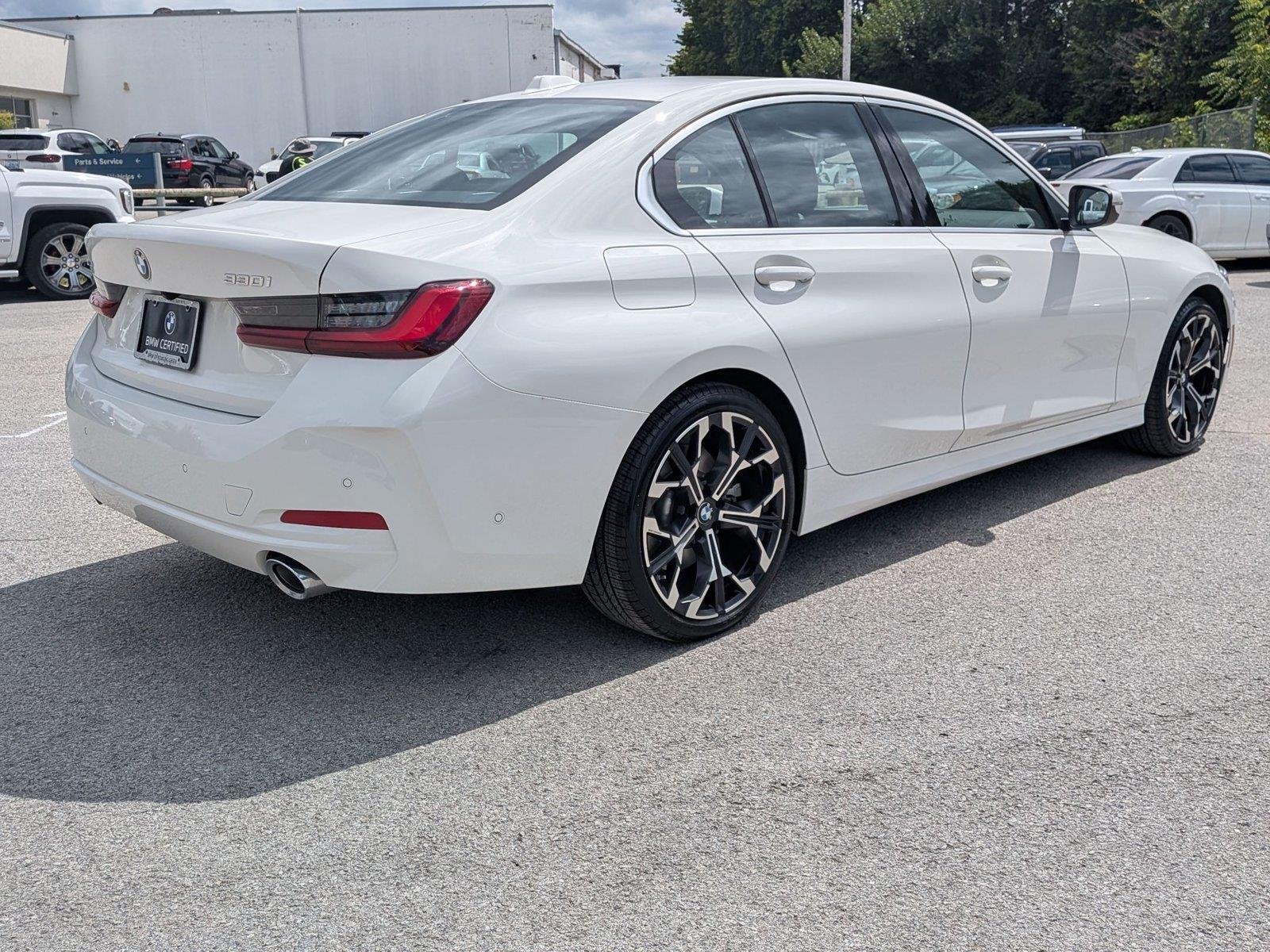 Used 2025 Alpine White BMW 330i xDrive image 5