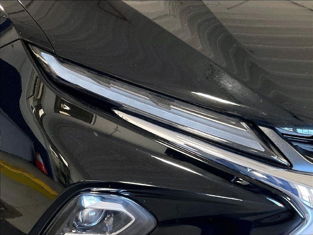Used 2025 Black Chevrolet 2LT image 32