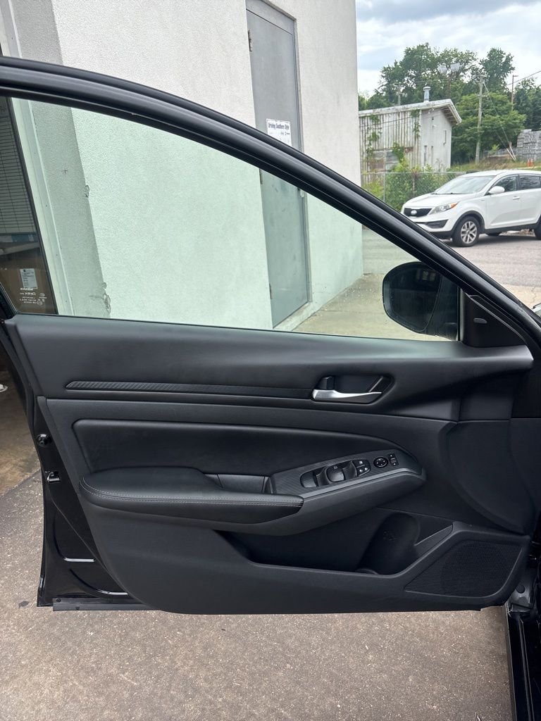Used 2024 Black Nissan 2.5 SV image 11