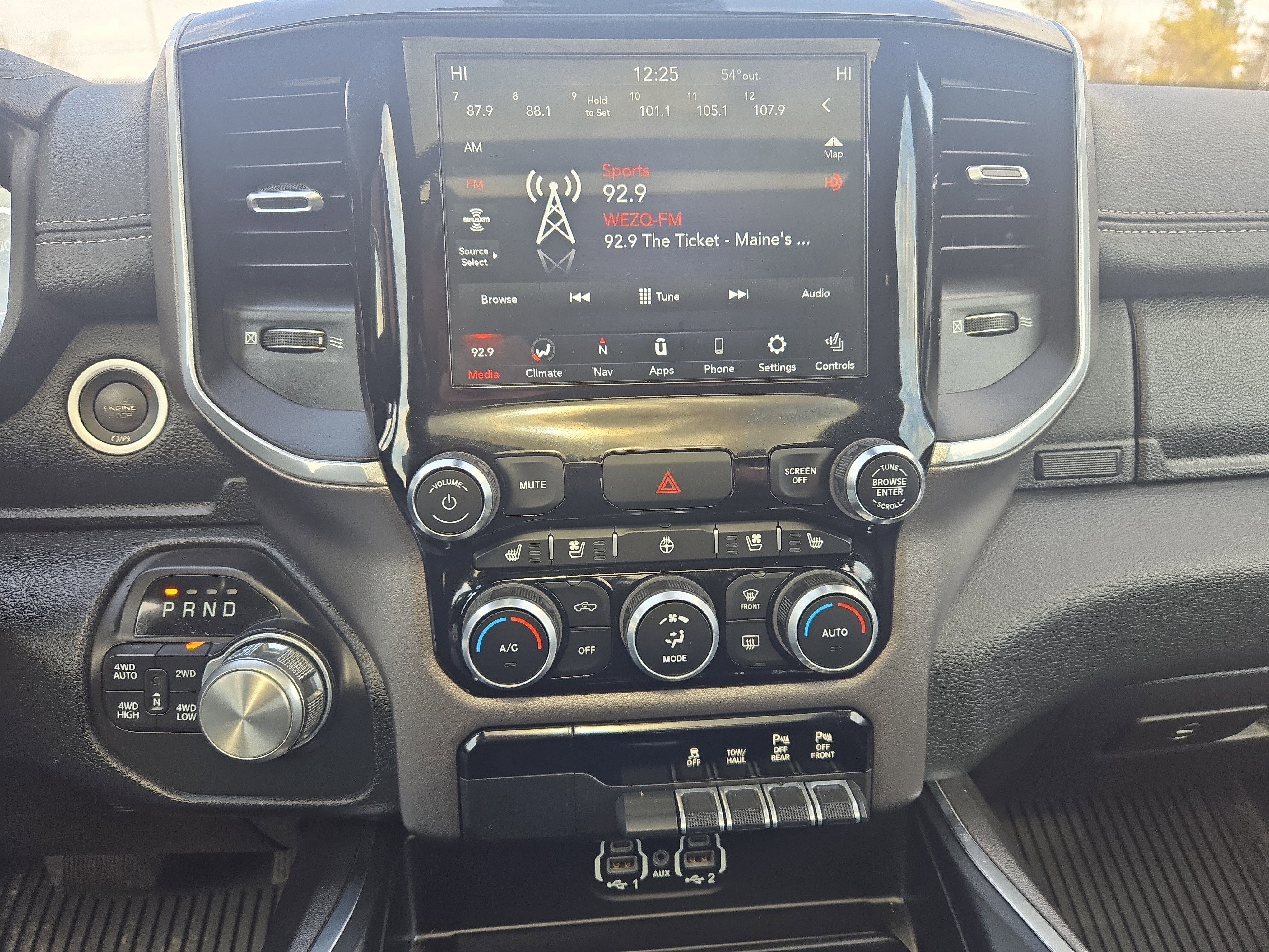 Used 2020 Bright White Clearcoat Ram Laramie image 21