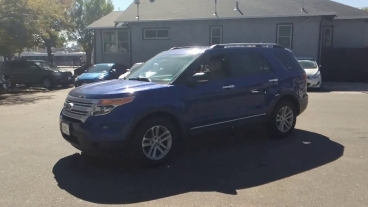 2013 Ford Explorer XLT photo 3