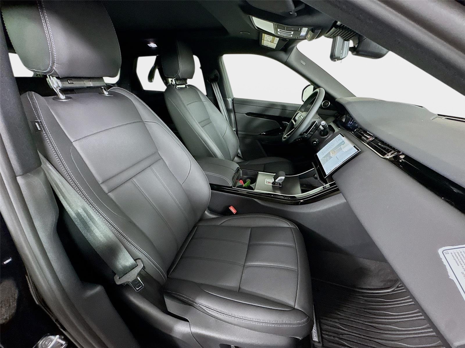 Used 2026 Santorini Black Land Rover Hoxton Edition image 30