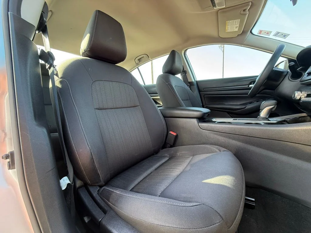 Used 2024 Silver Nissan 2.5 SV image 15