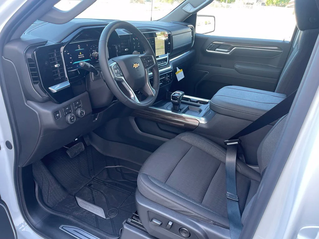New 2026 Summit White Chevrolet LT image 11
